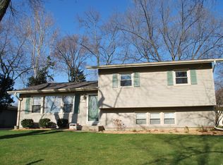 5350 Westview Ln, Lisle, IL 60532