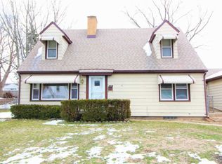 1010 S 14th St, Pekin, IL