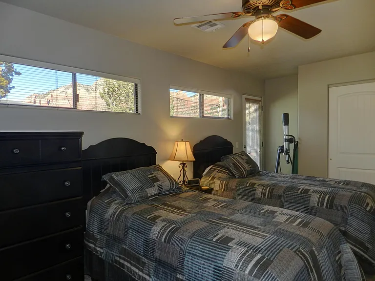 385 Coffee Pot Dr — Photo 16