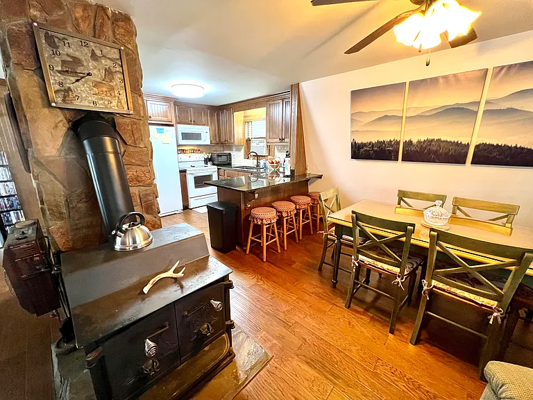 544 Cobb Cir — Photo 11