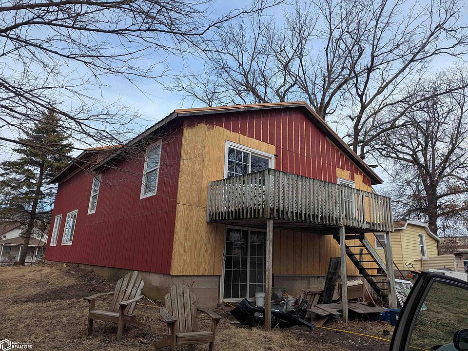 1st image of 706 W Briggs Ave