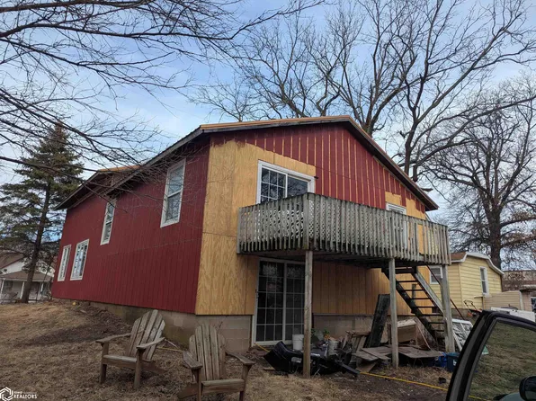 706 W Briggs Ave, Fairfield, IA 52556