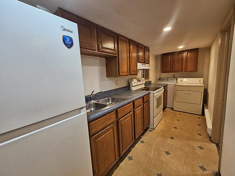 14 Kulp Ave — Photo 4