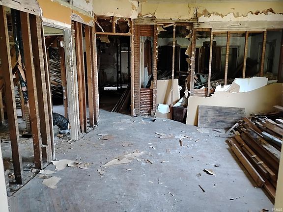 5th image of 1516 S Washington St