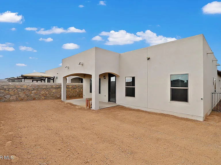 13752 Newton Ct — Photo 34