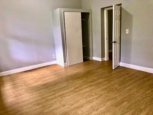 Rented by R New York | media 24