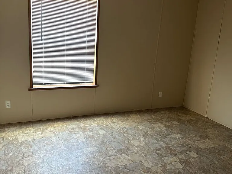 624 Madison Way — Photo 13