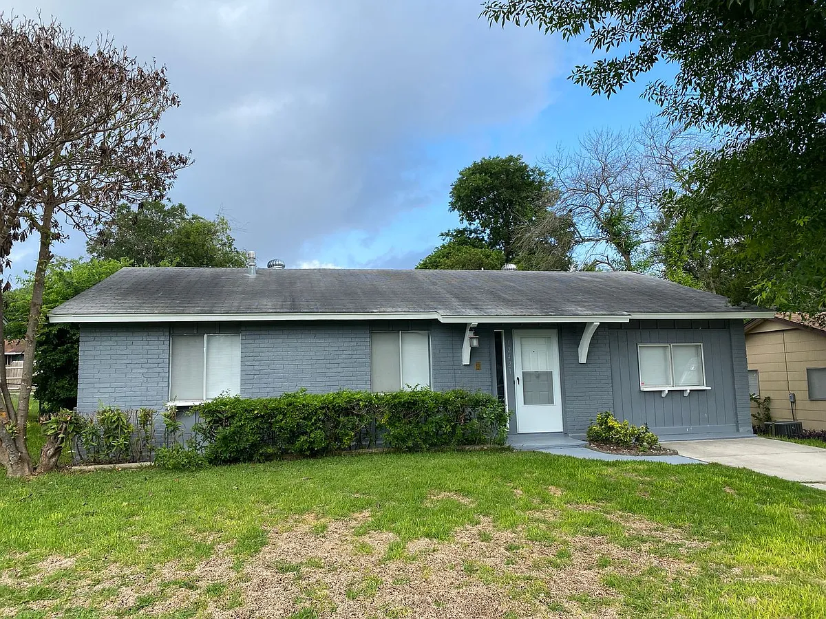 Building Photo - 12421 Trailing Oaks St