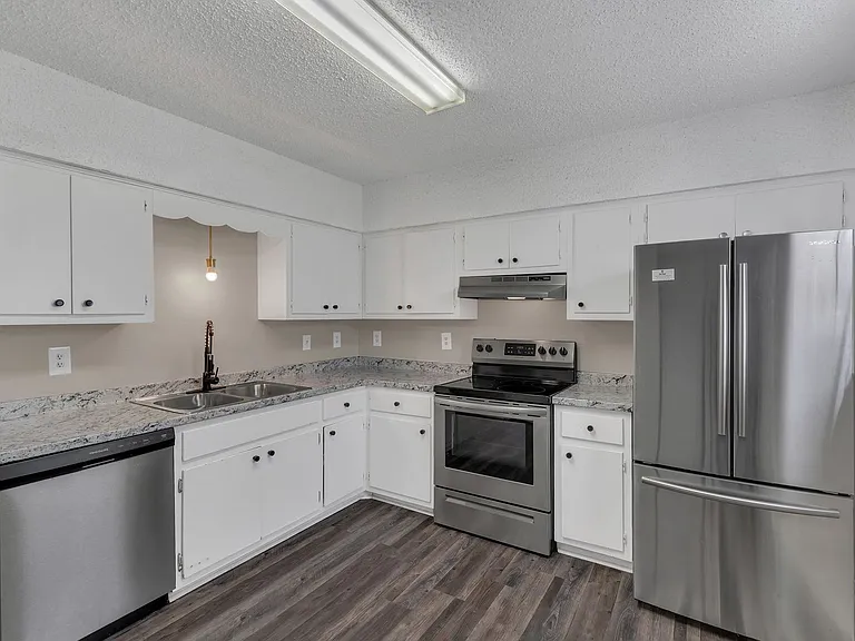 2439 Paulawood Dr — Photo 1