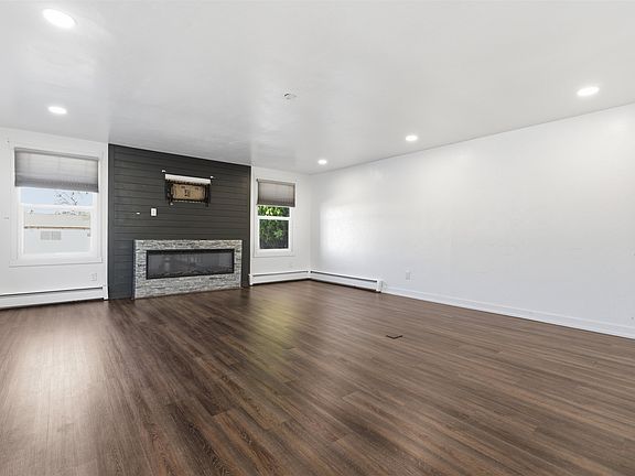 4th image of 609 W Indian Creek Dr