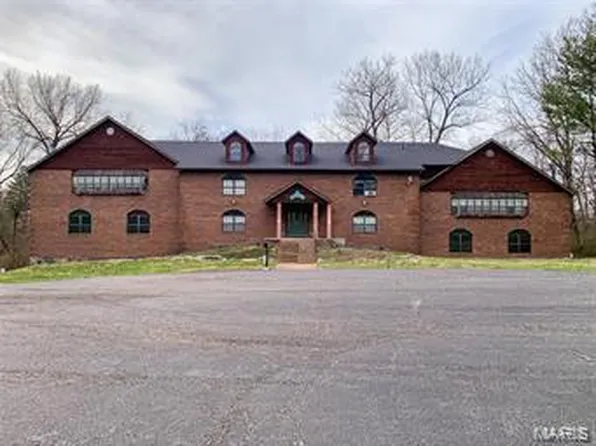 9 Lake Christine Ct, Belleville, IL 62221