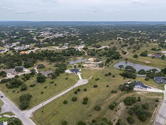 4th image of 102 Serapia Garza St