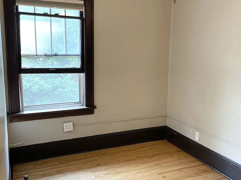 Ashland & Laurel Apartments — Photo 12