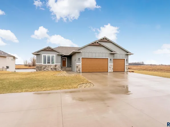 6517 S Vineyard Ave, Sioux Falls, SD 57108