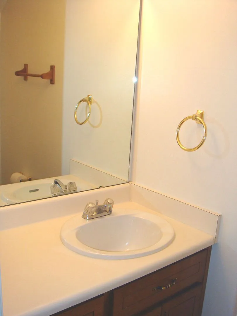 1537 Woodard St — Photo 4