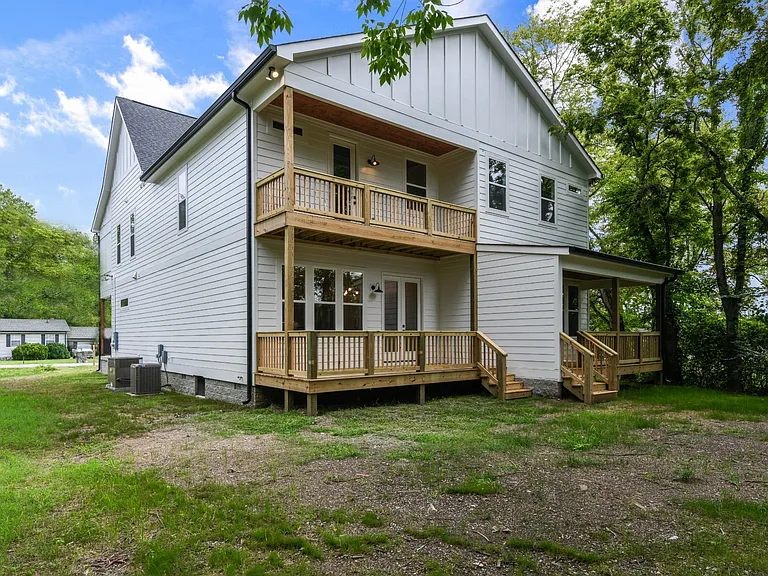 212B Jennings Ave — Photo 11