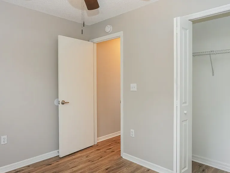 11860 Shotgate Ct — Photo 10