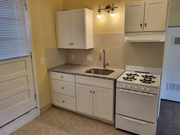 5 Maple Ave, Riverside, RI 02915