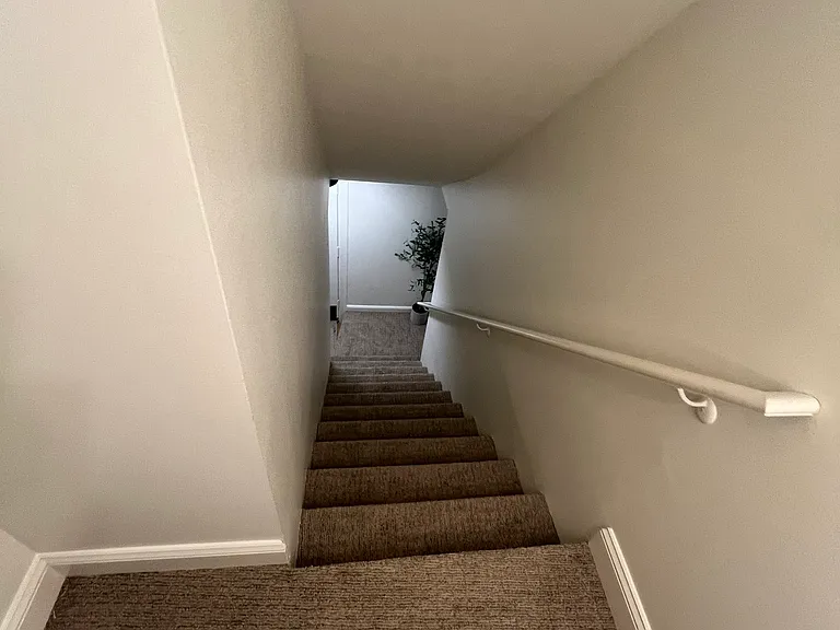 427 N Battin Ave — Photo 57
