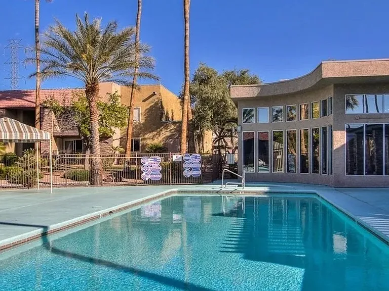 5080 Indian River Dr #400 — Photo 32