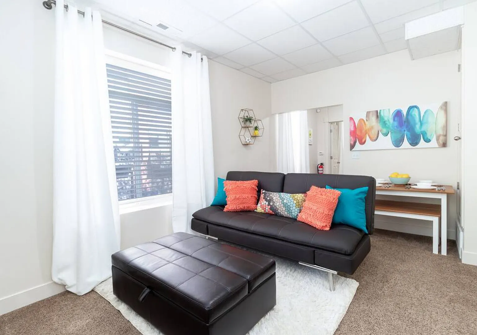 Bright & Comfortable Apartment Near Downtown SLC — Photo 2