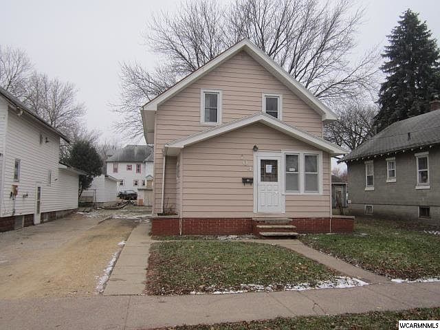 1st image of 704 E 6th St