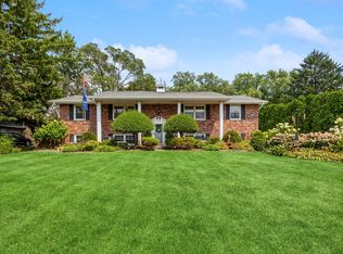 11S461 Saratoga Ave, Lemont, IL 60439