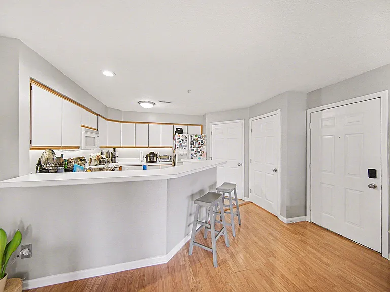 1305 Millbrook Trl — Photo 4
