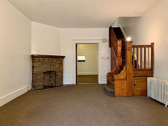 3rd image of 2028 E Ontario St