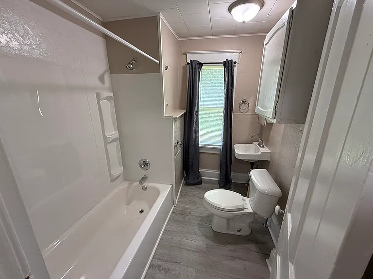 305 Locust St #305 — Photo 7