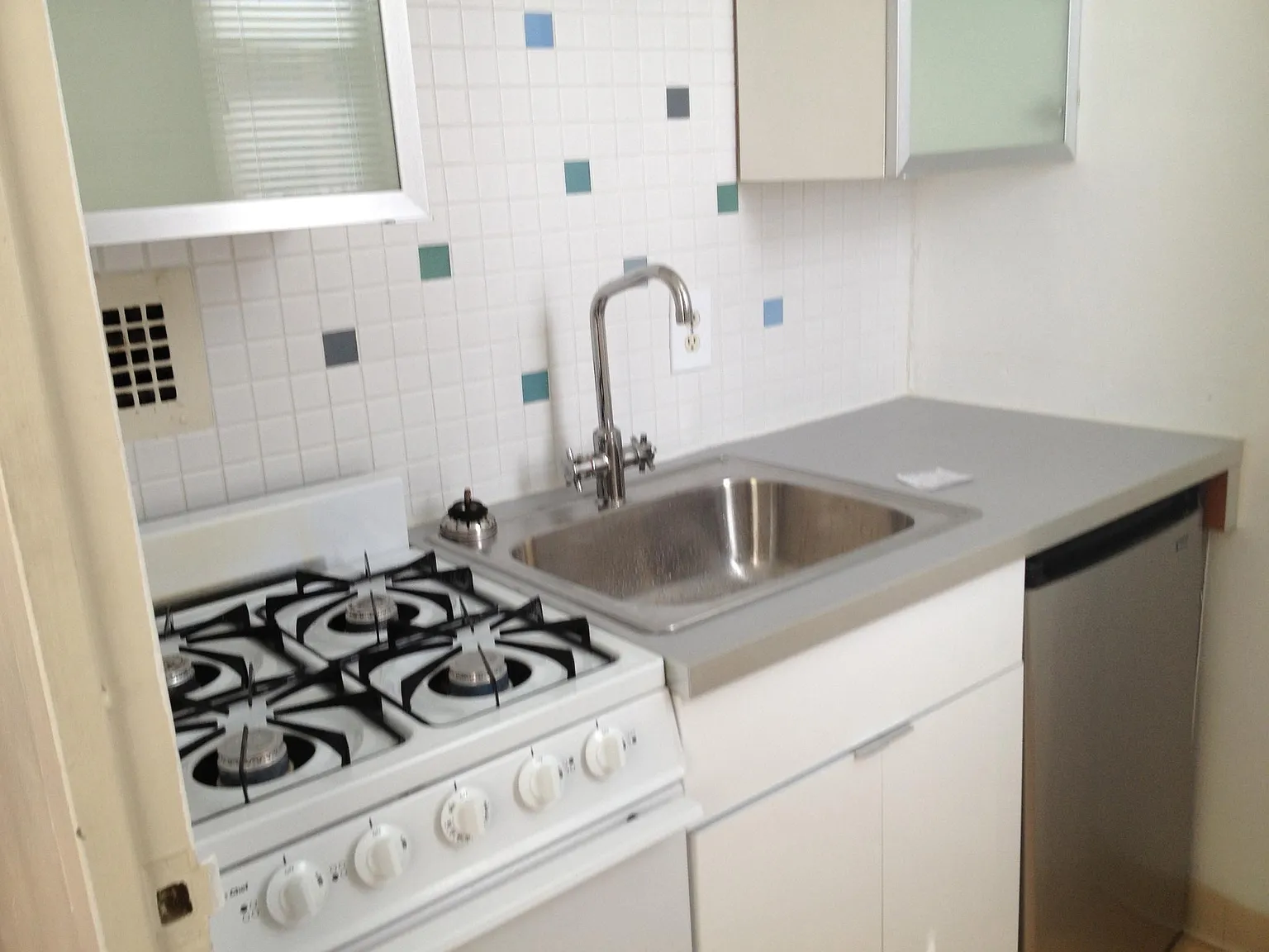 Studio, 400 sqft, $1,650 — Photo 4