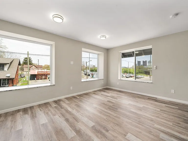 741 Sullivant Ave #C — Photo 1