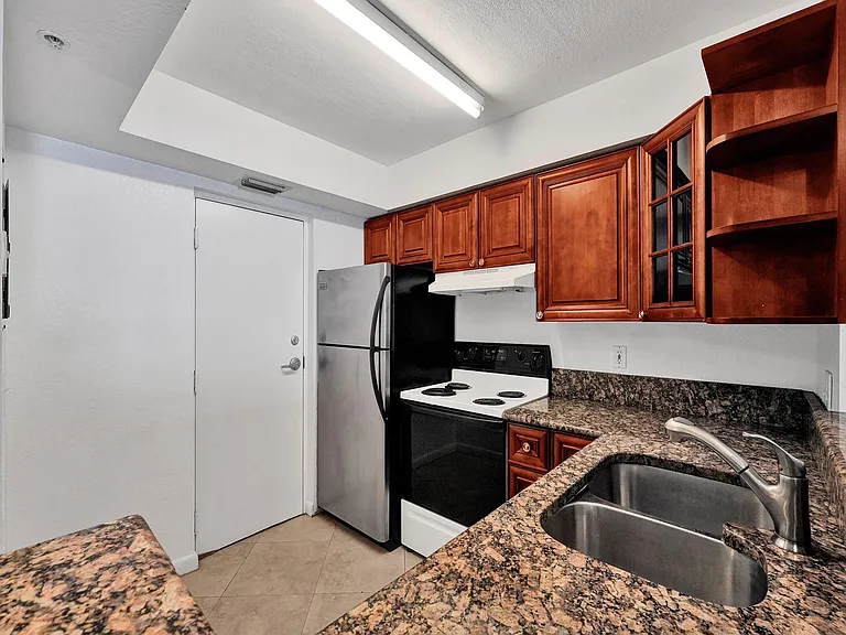 4025 N Federal Hwy #B311 — Photo 8
