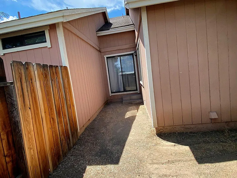 1940 Sierra Highlands Dr — Photo 33