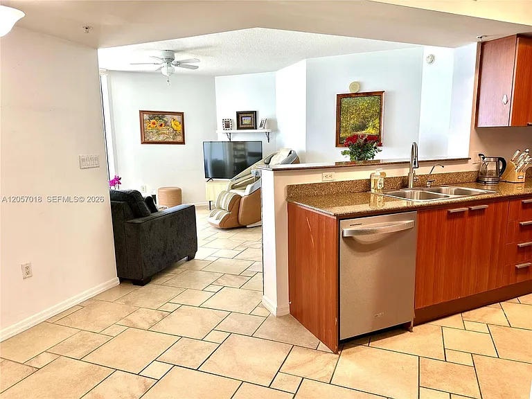 16699 Collins Ave #2309 — Photo 5