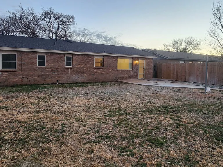 4530 Marshall St — Photo 19