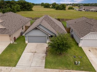 122 Dove Ct, Navasota, TX 77868