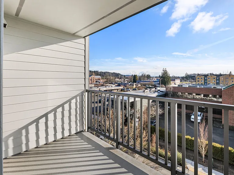Ovation at Meeker 55+ Senior Apartments — Photo 42