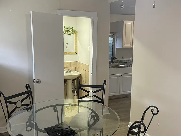 735 Flagami Blvd — Photo 2