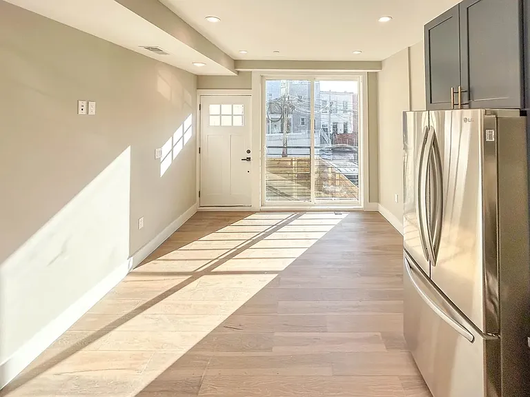 54 Florida Ave NW #3 — Photo 12