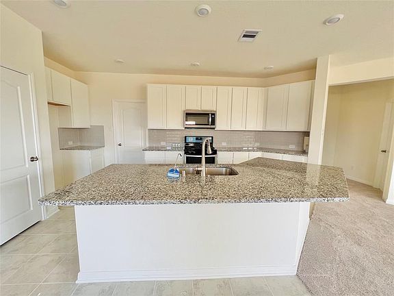 5th image of 4939 Hickory Deer Ln