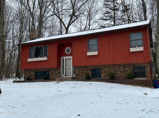 119 Oak Dr, Shohola, PA 18458