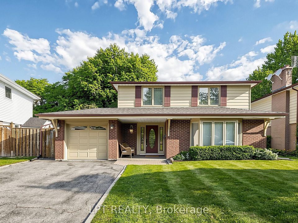 1st image of 70 Roberts Cres