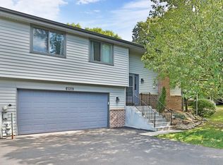 6703 Falstaff Rd, Woodbury, MN 55125