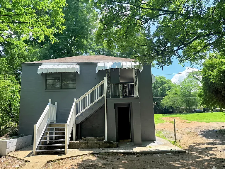 1221 Maple St — Photo 23