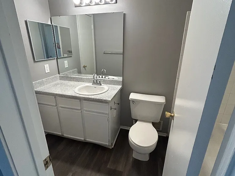 Idlewood Apartments — Photo 18