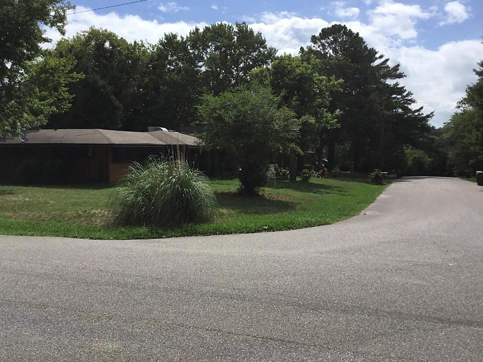 2nd image of 6811 Gayda Ln