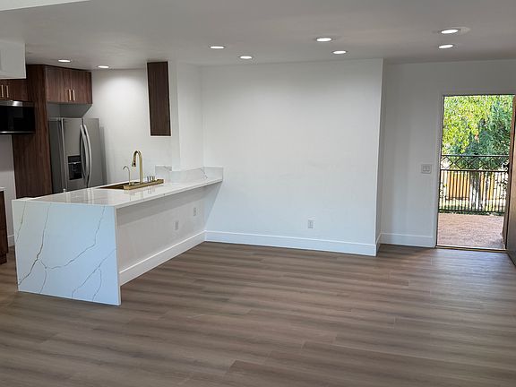 4th image of 10331 Lindley Ave Unit 209
