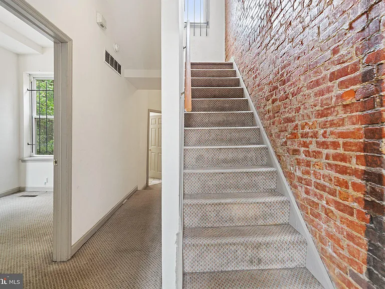 2116 N Carlisle St — Photo 8