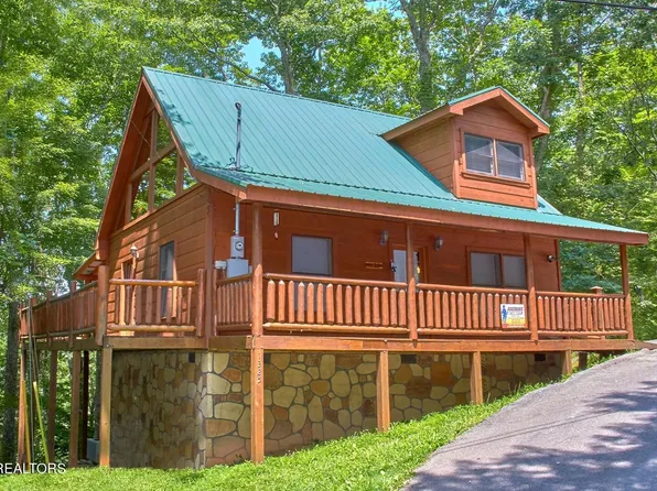 1325 Indian Ct, Sevierville, TN 37876